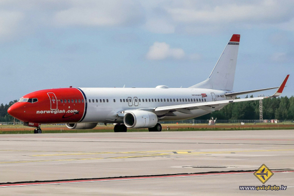 Boeing 737-8JP